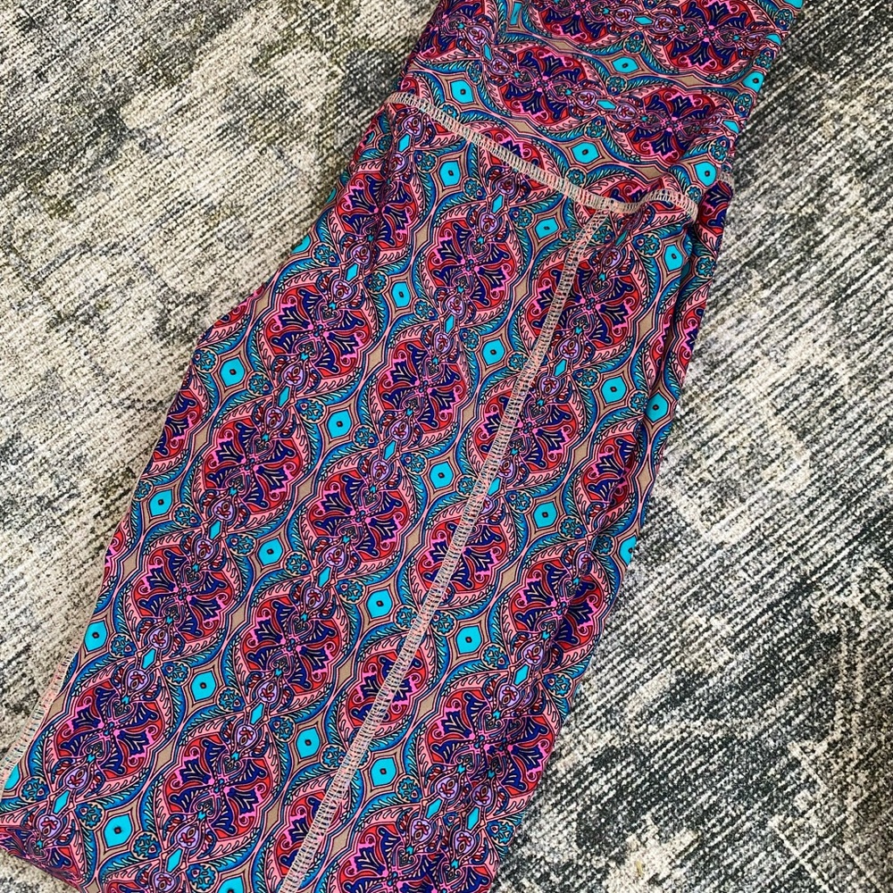 Daughters of Culture Feathers of Rio Leggings
